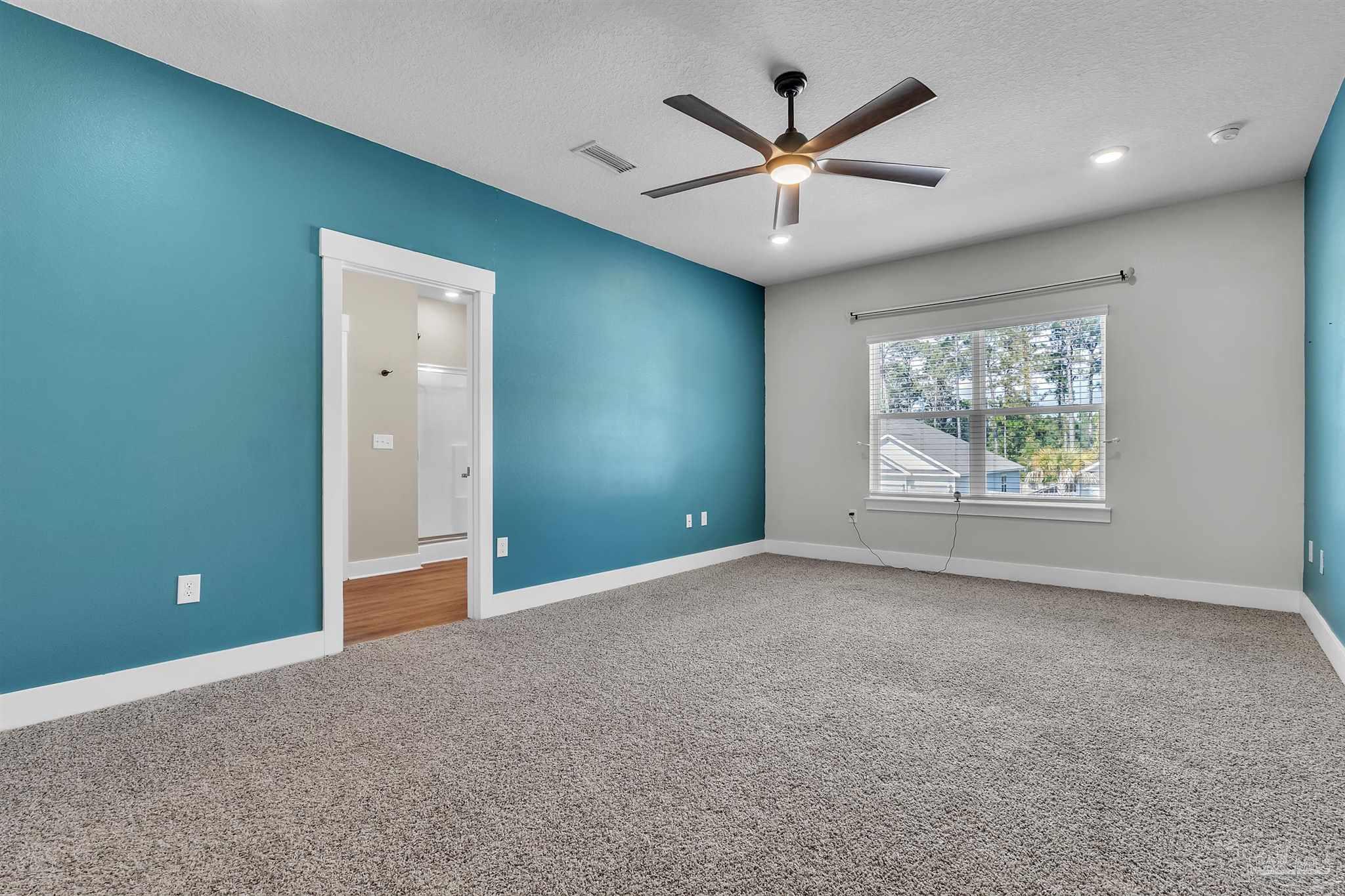 Gulf Breeze, Florida 32563, United States, 5 Bedrooms Bedrooms, ,3 BathroomsBathrooms,Residential,Active,236018