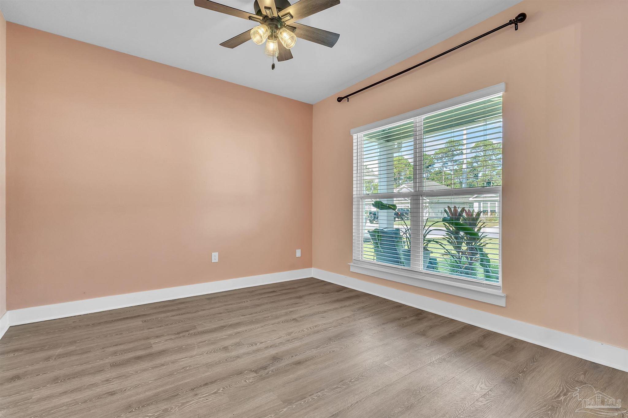 Gulf Breeze, Florida 32563, United States, 5 Bedrooms Bedrooms, ,3 BathroomsBathrooms,Residential,Active,236018