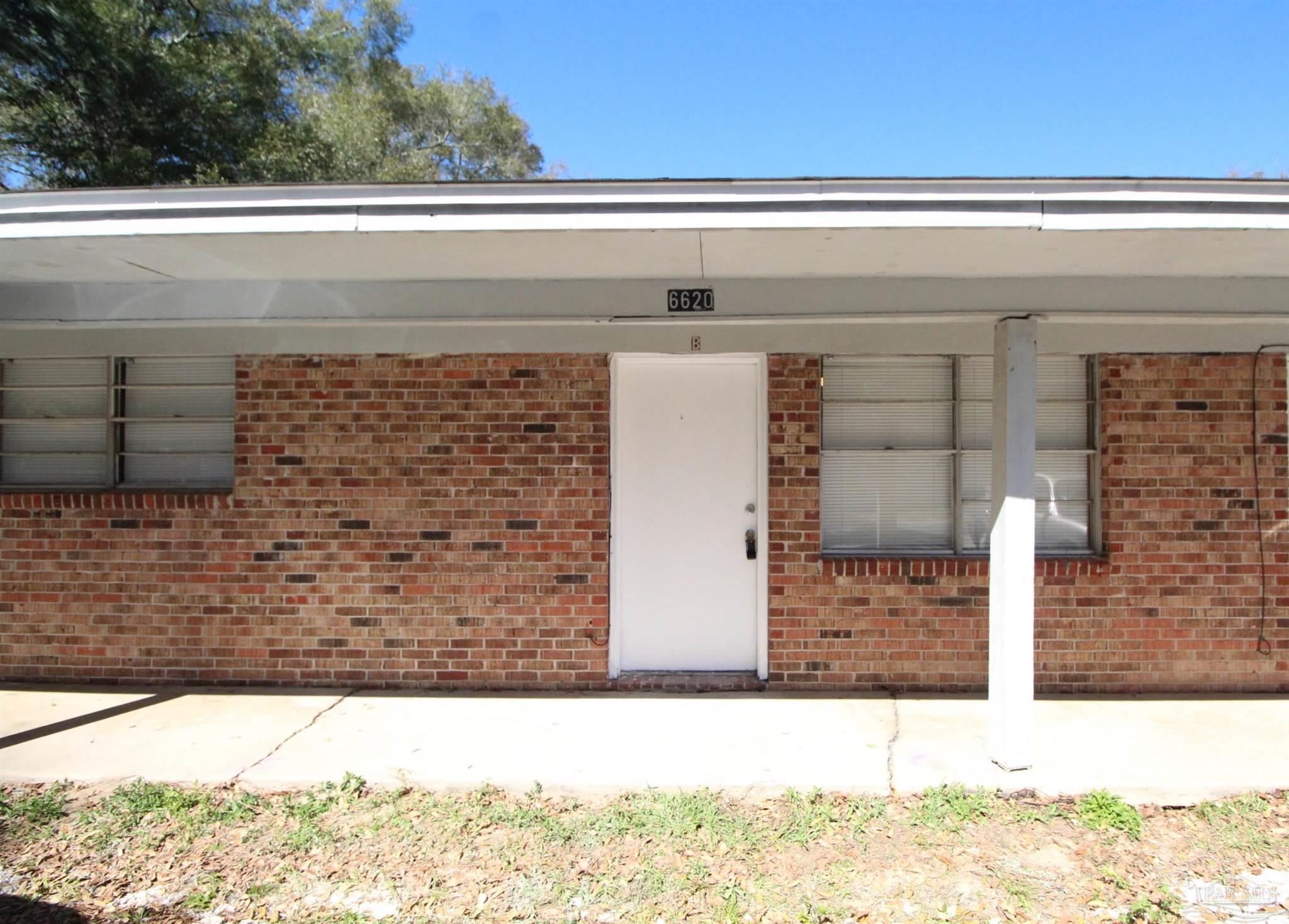 Photo 1 of 12 — 6620 Applegate St, Milton, FL 32570