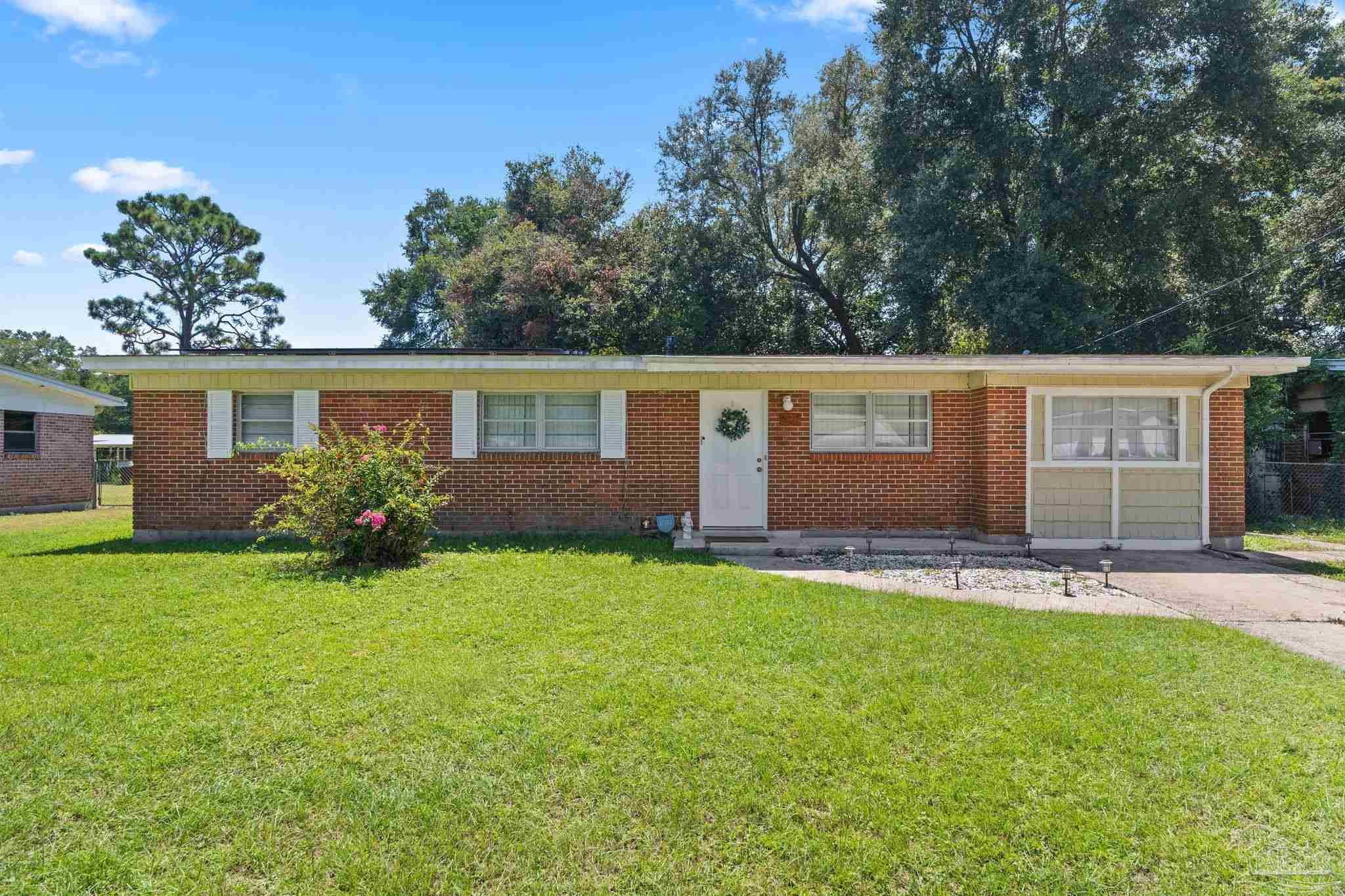 Photo 1 of 34 — 6022 Syrcle Ave, Milton, FL 32570