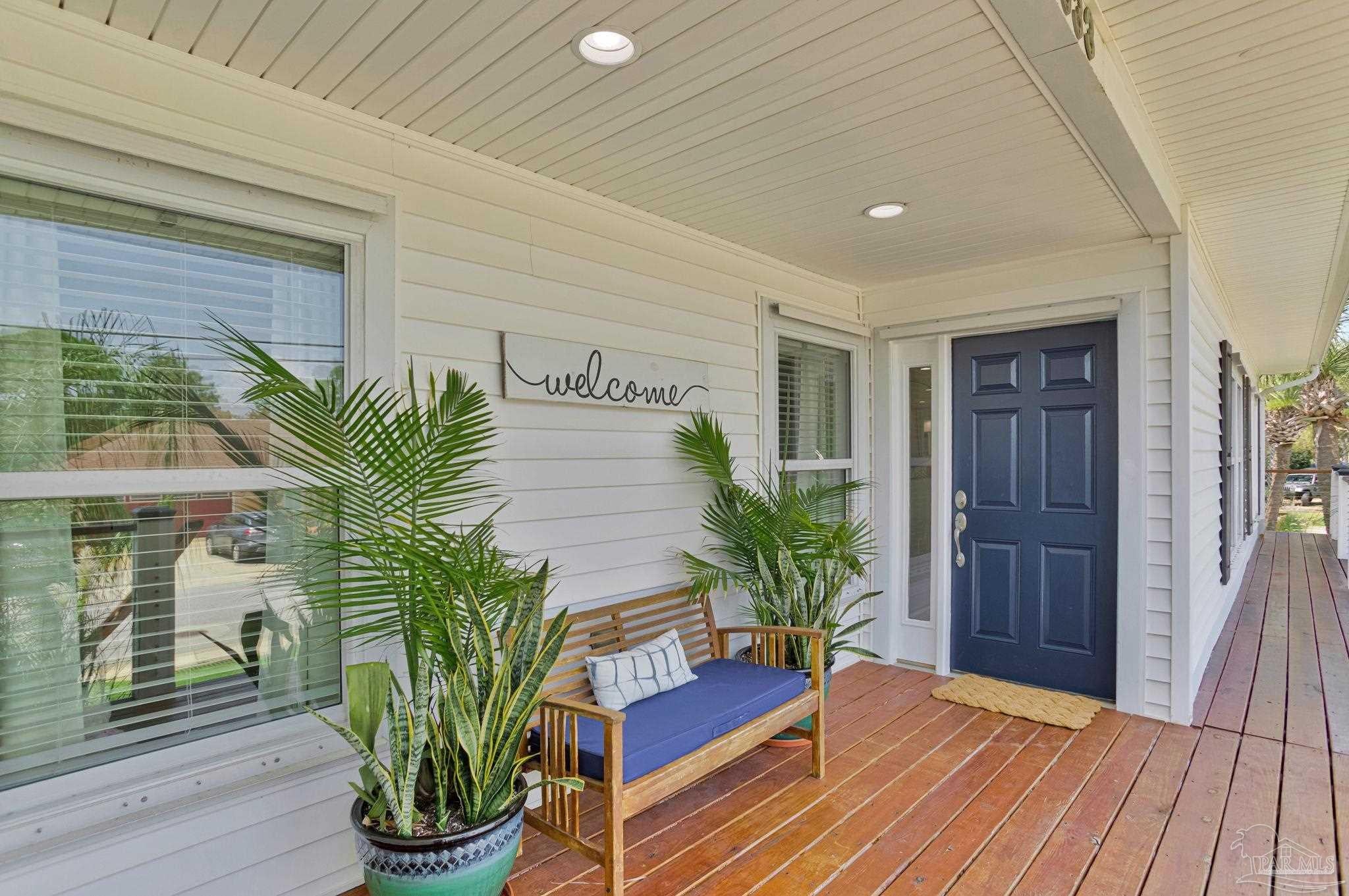 933 Coronado Dr