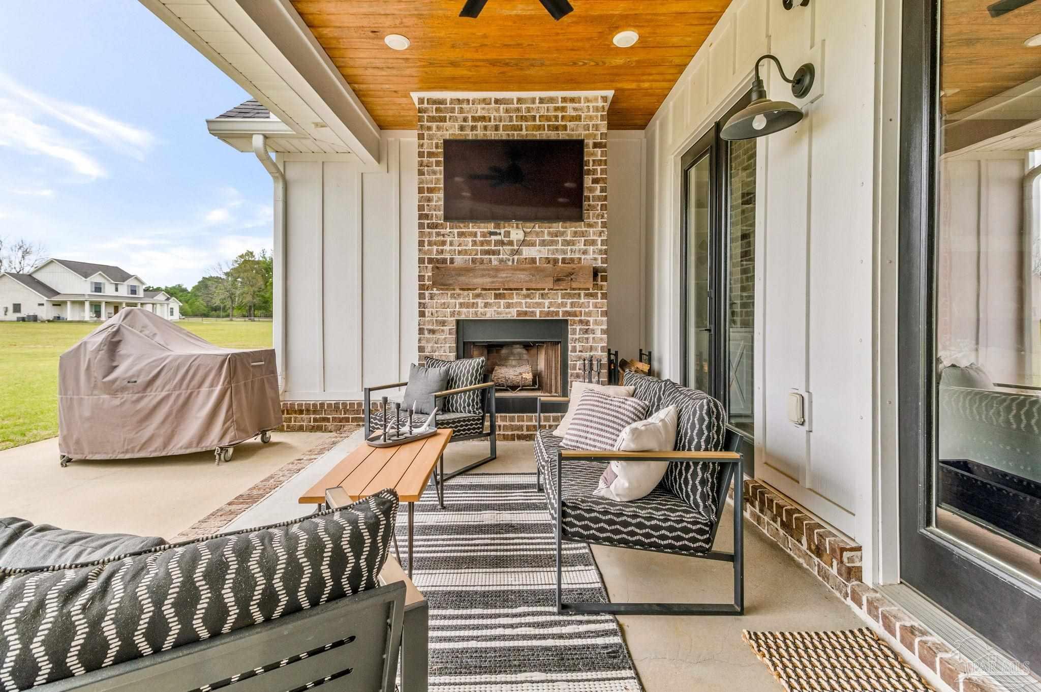 Molino, Florida, 32577, United States, 4 Bedrooms Bedrooms, ,5 BathroomsBathrooms,Residential,Active,2014621