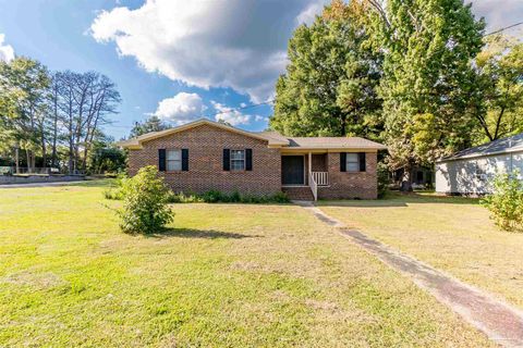 A home in Brewton