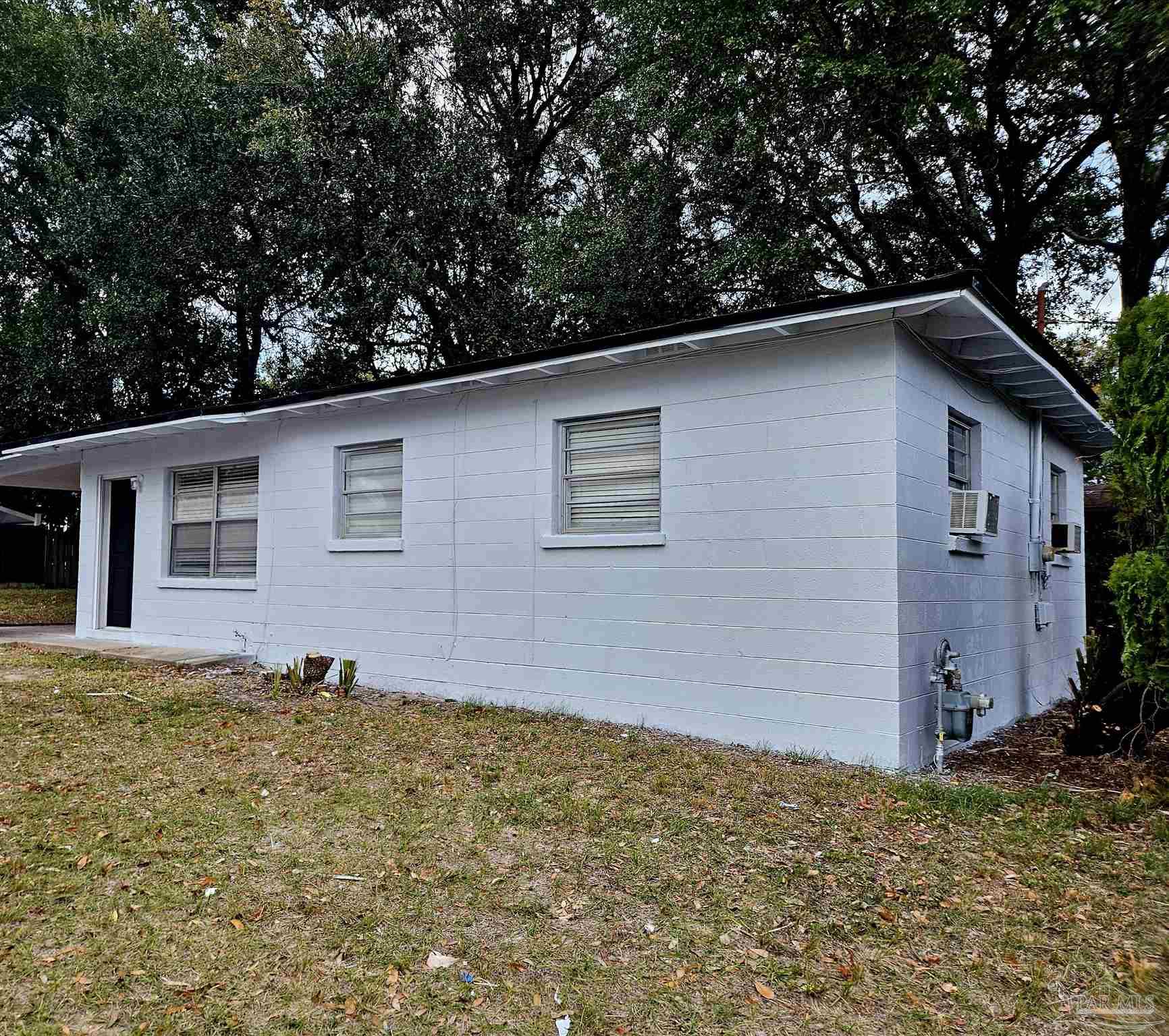 Photo 1 of 10 — 400 N 11th Ave, Pensacola, FL 32501