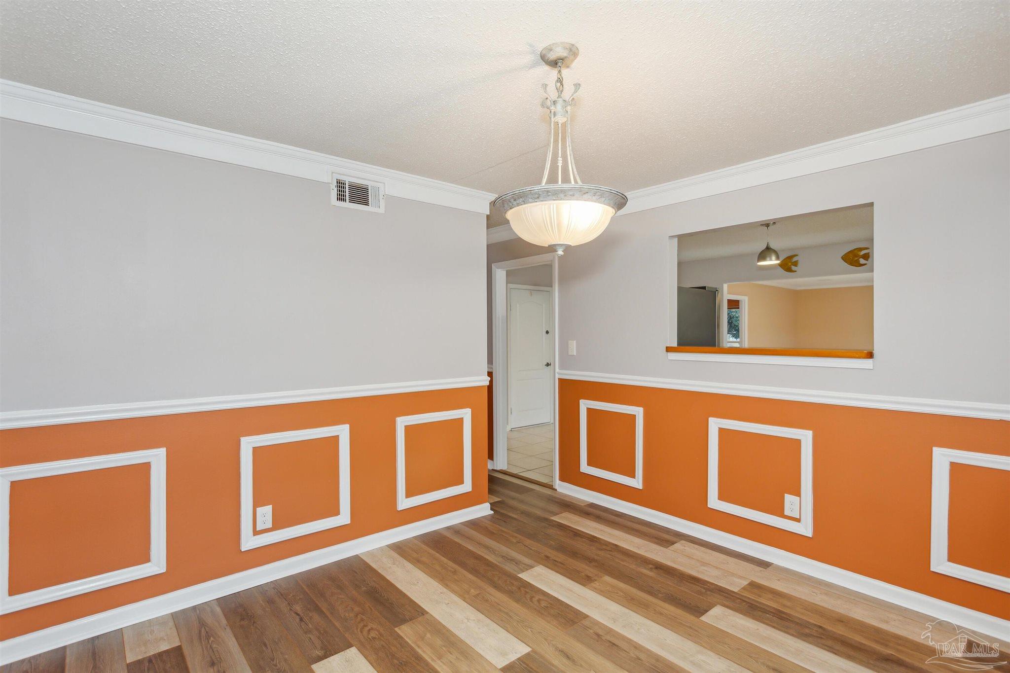 Gulf Breeze, Florida 32563, United States, 4 Bedrooms Bedrooms, ,3 BathroomsBathrooms,Residential,Active,33384