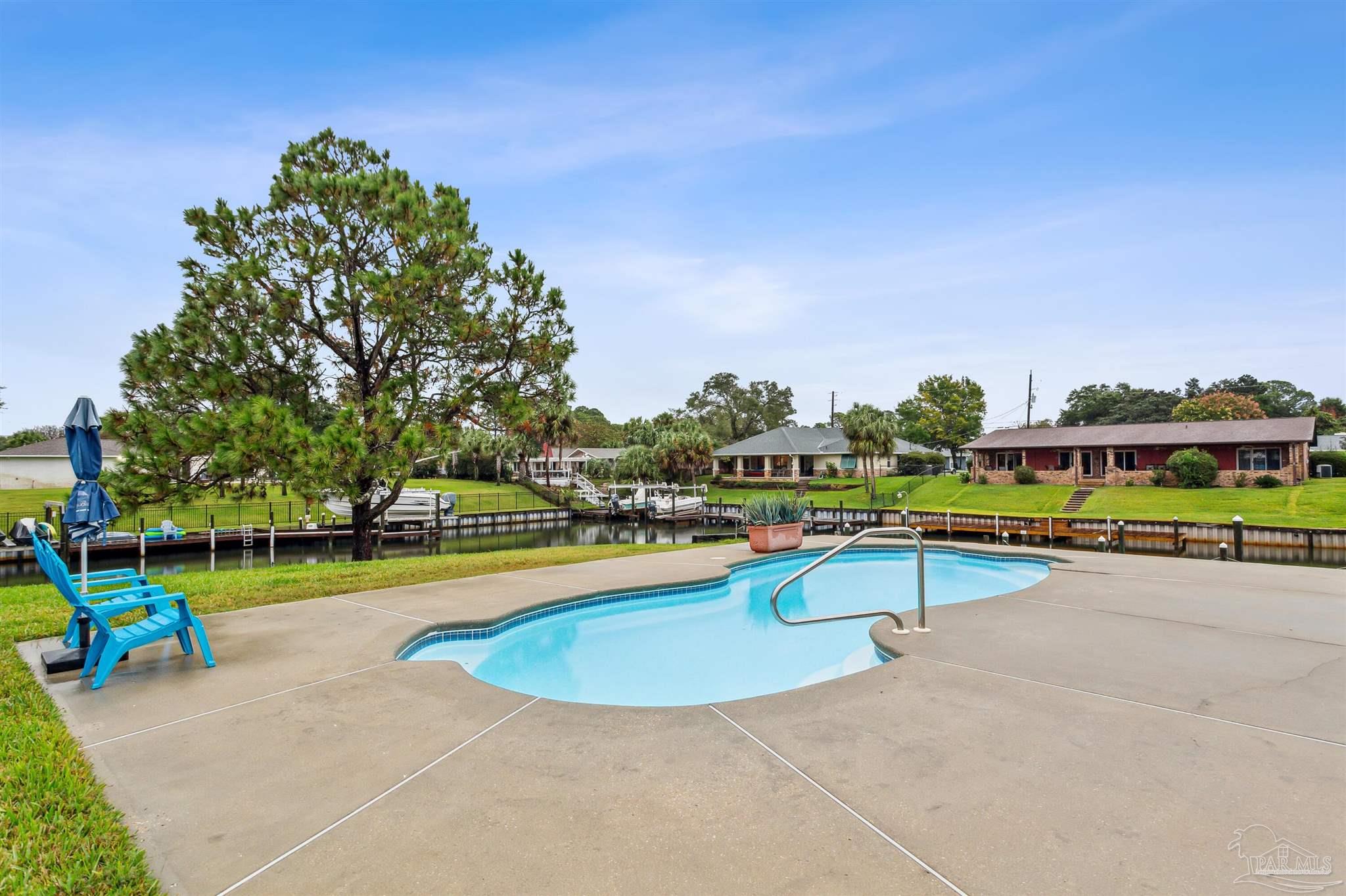 Gulf Breeze, Florida 32563, United States, 4 Bedrooms Bedrooms, ,3 BathroomsBathrooms,Residential,Active,33384