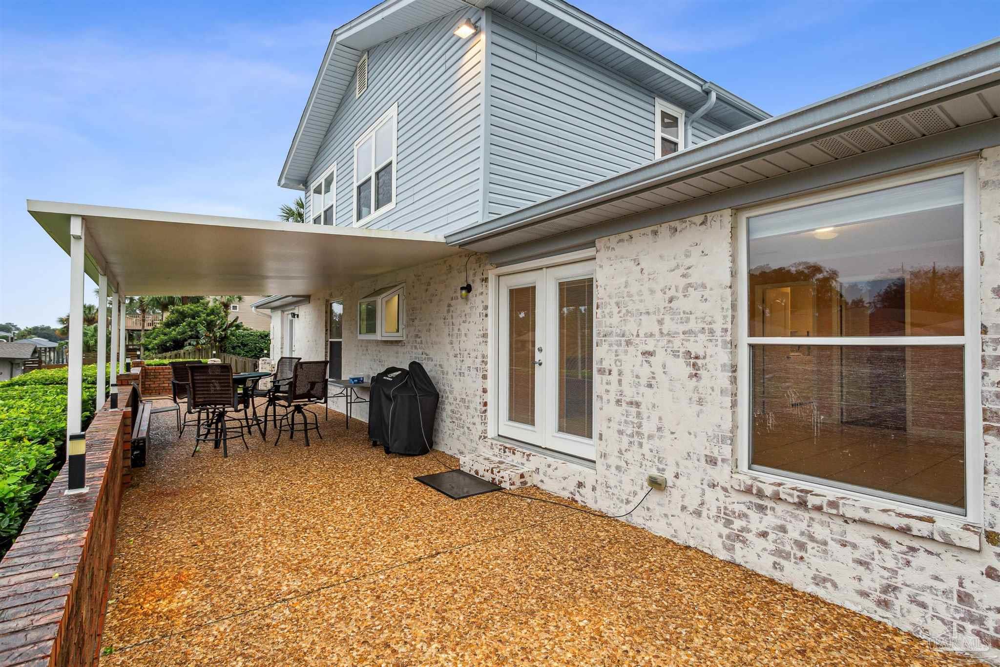 Gulf Breeze, Florida 32563, United States, 4 Bedrooms Bedrooms, ,3 BathroomsBathrooms,Residential,Active,33384