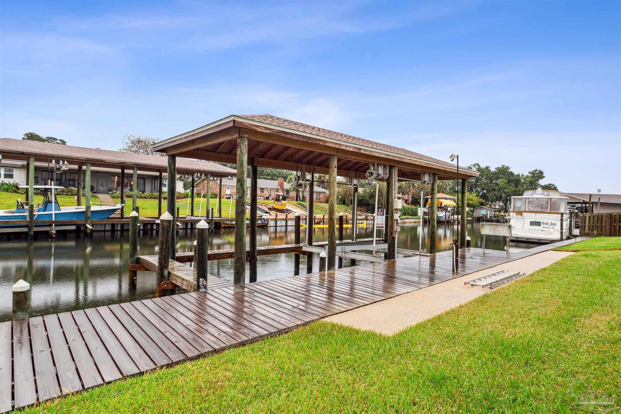 Gulf Breeze, Florida 32563, United States, 4 Bedrooms Bedrooms, ,3 BathroomsBathrooms,Residential,Active,33384