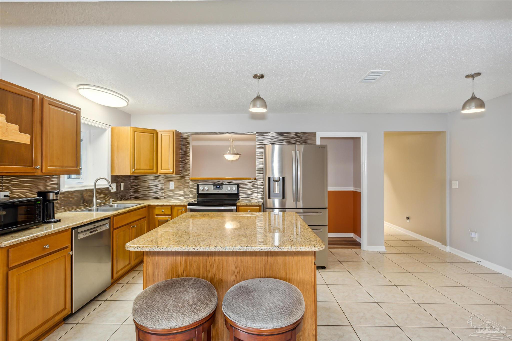 Gulf Breeze, Florida 32563, United States, 4 Bedrooms Bedrooms, ,3 BathroomsBathrooms,Residential,Active,33384