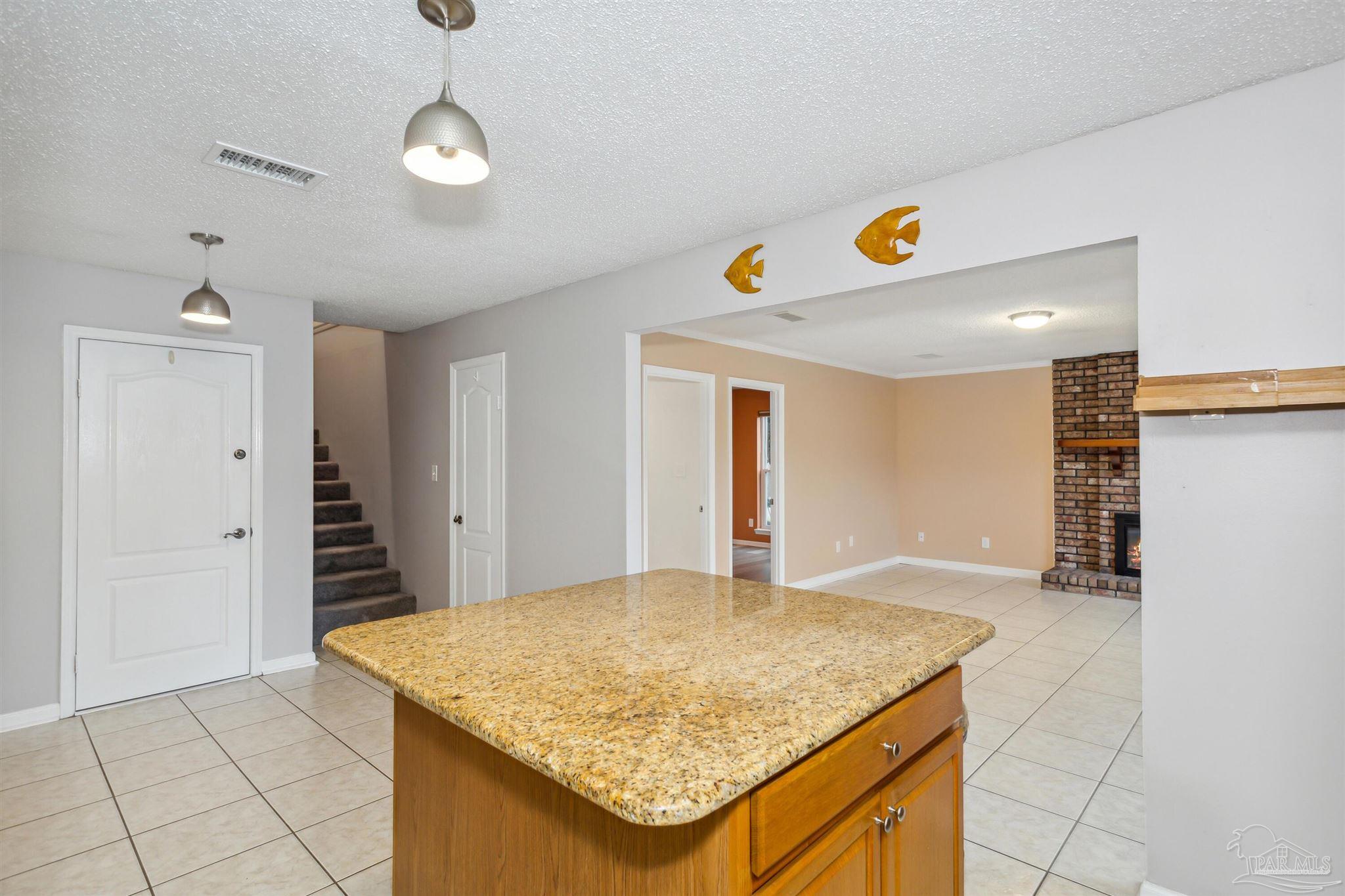 Gulf Breeze, Florida 32563, United States, 4 Bedrooms Bedrooms, ,3 BathroomsBathrooms,Residential,Active,33384