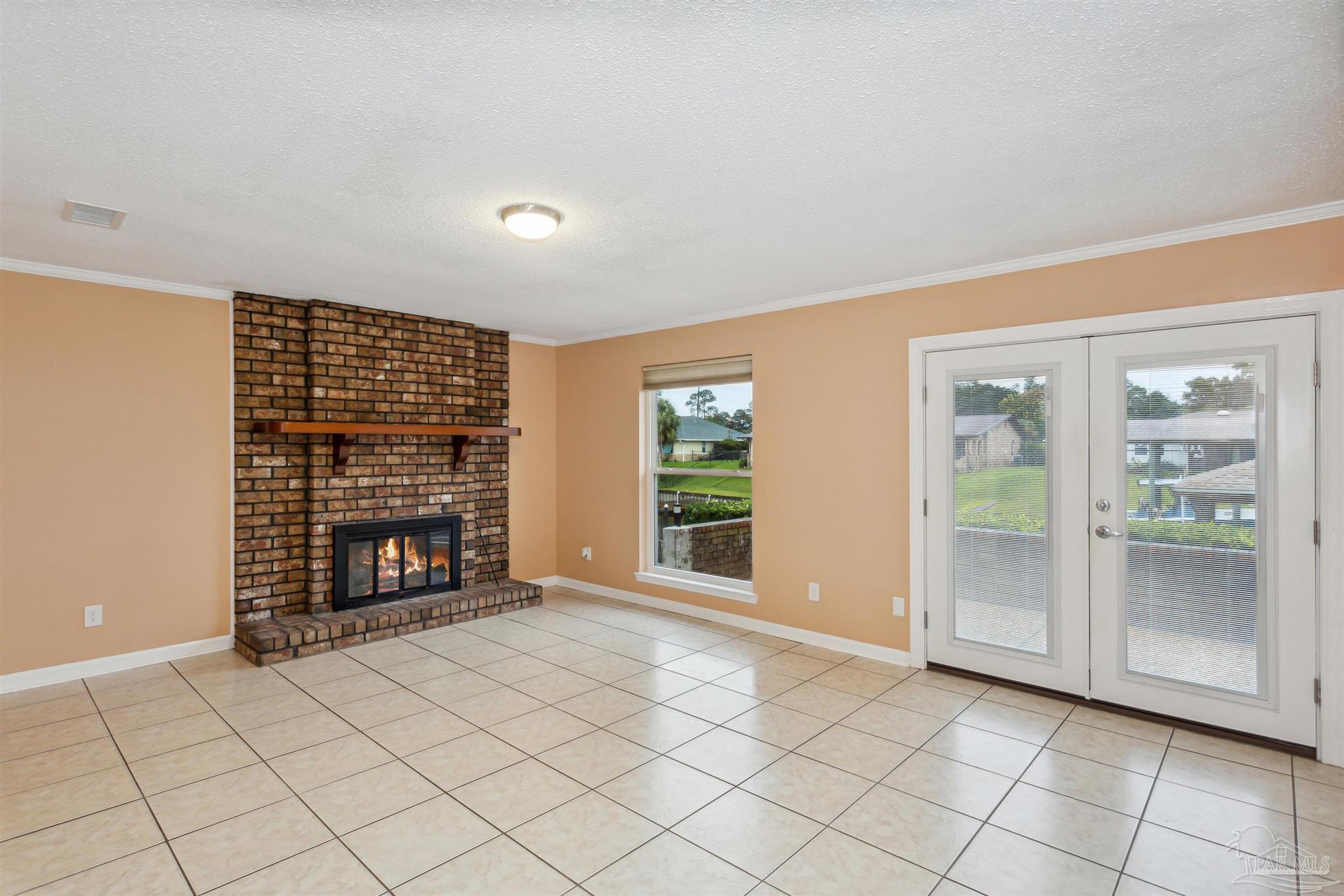 Gulf Breeze, Florida 32563, United States, 4 Bedrooms Bedrooms, ,3 BathroomsBathrooms,Residential,Active,33384