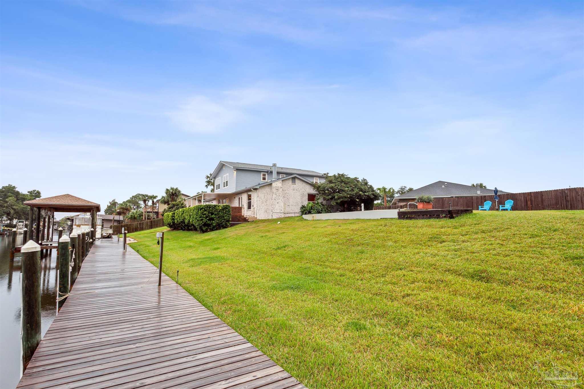 Gulf Breeze, Florida 32563, United States, 4 Bedrooms Bedrooms, ,3 BathroomsBathrooms,Residential,Active,33384