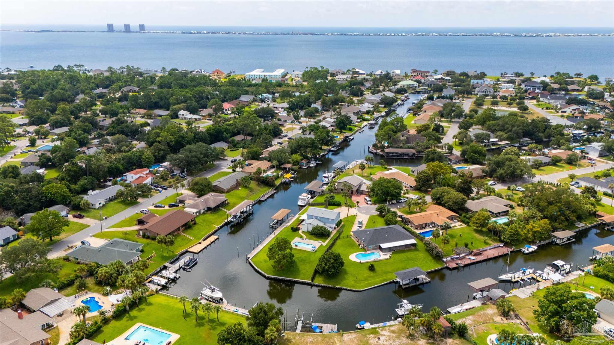 Gulf Breeze, Florida 32563, United States, 4 Bedrooms Bedrooms, ,3 BathroomsBathrooms,Residential,Active,33384