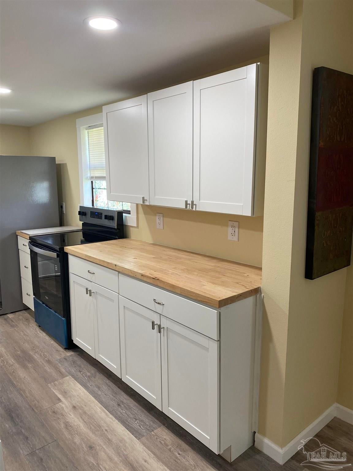 2321 W Desoto St