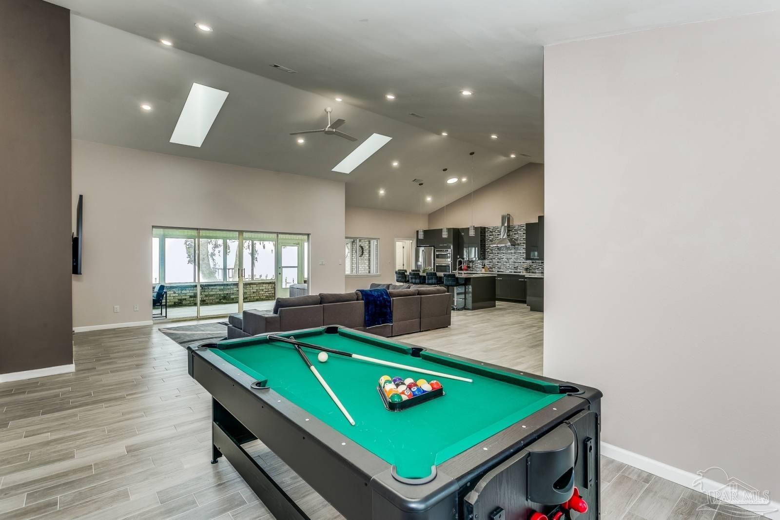 4228 E Sandy Bluff Dr