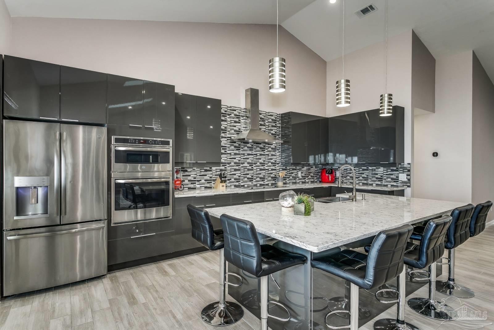 4228 E Sandy Bluff Dr