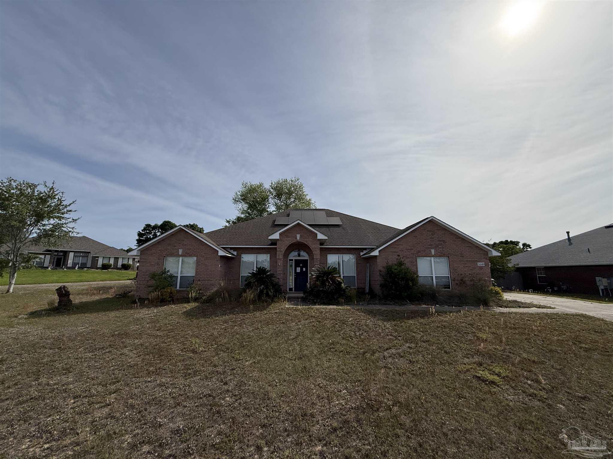 Photo 1 of 22 — 5589 Colinas Verde Dr, Milton, FL 32570