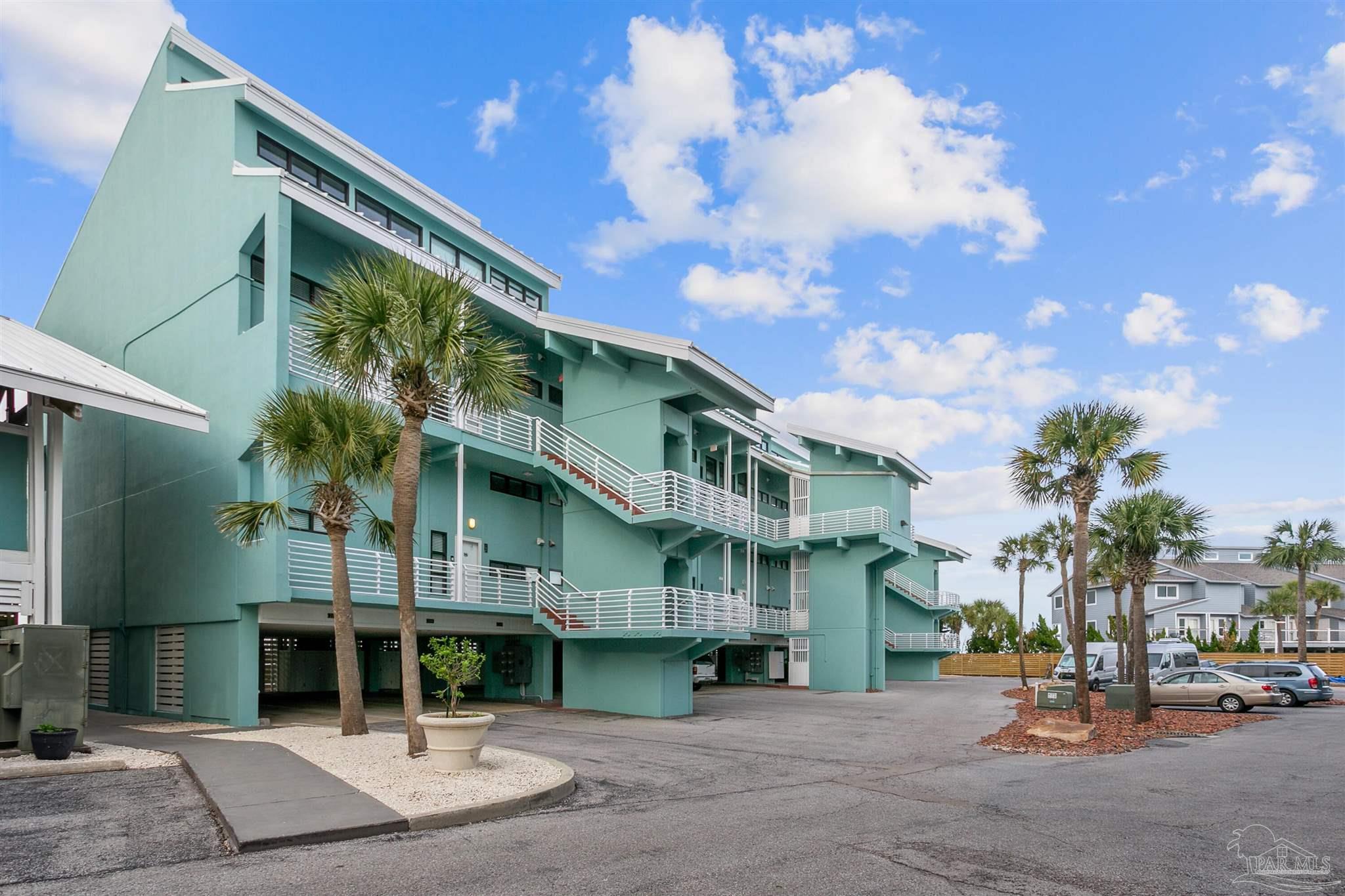 1390 Ft Pickens Rd 109