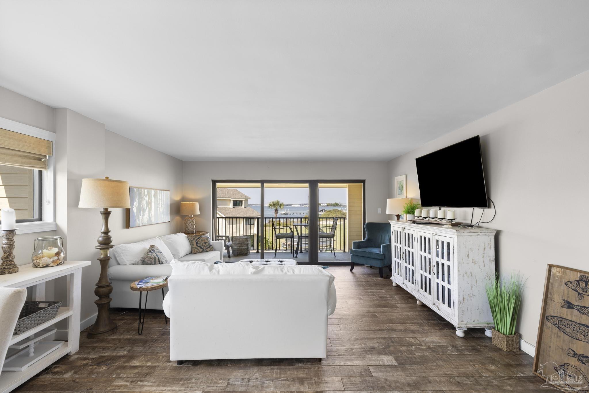 900 Ft Pickens Rd 426