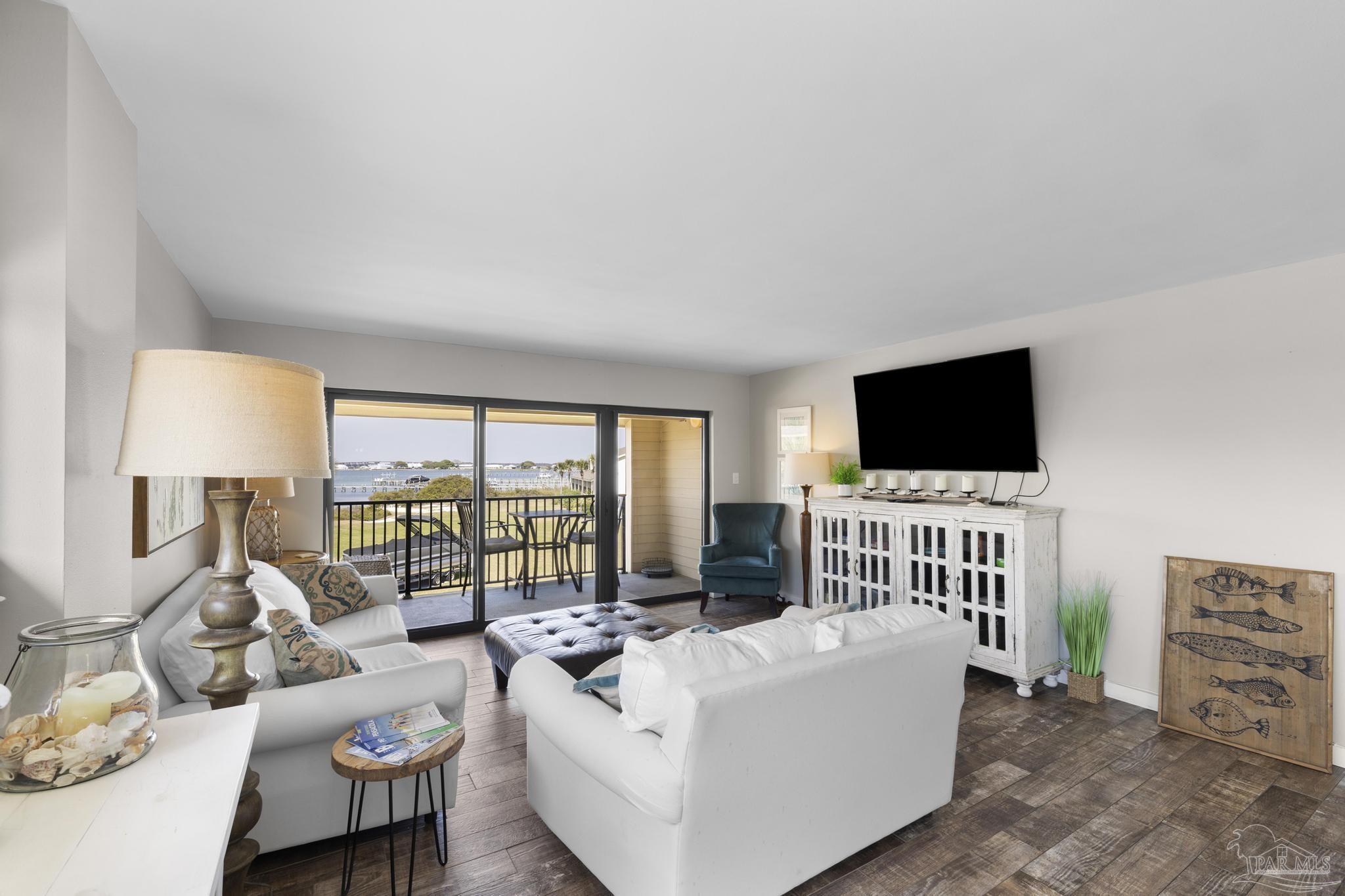 900 Ft Pickens Rd 426