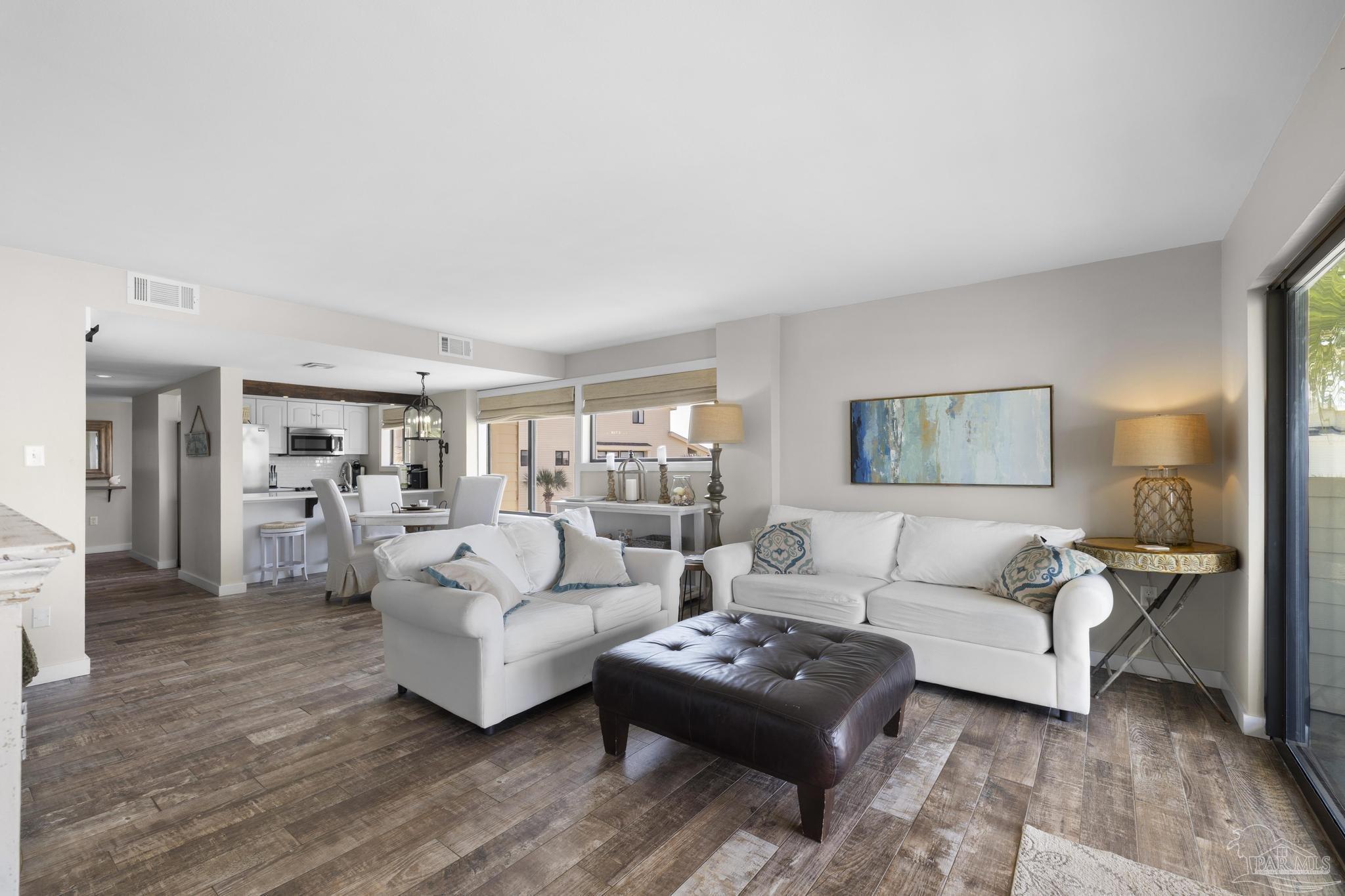 900 Ft Pickens Rd 426