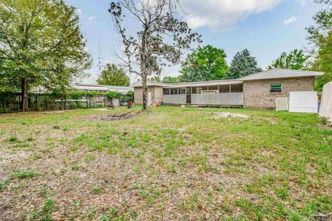 A home in Gulf Breeze