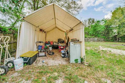 A home in Gulf Breeze