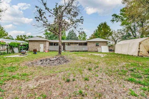 A home in Gulf Breeze