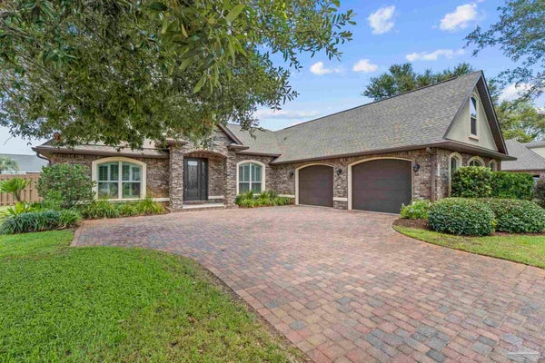 5180 SANDY SHORES DR, GULF BREEZE, FL 32563 - Image a4a4e50096e2df87994c83504381e51a/2048863473