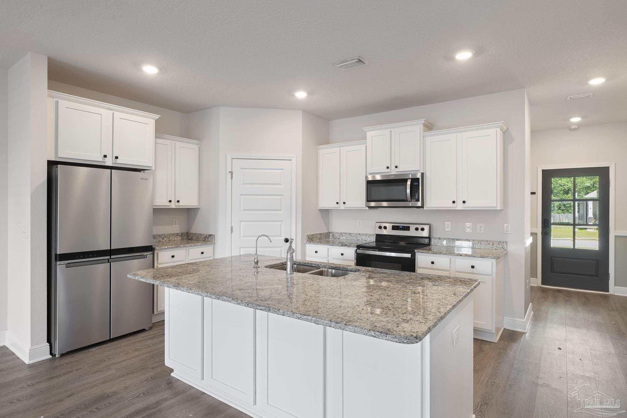 7859 Burnside Loop