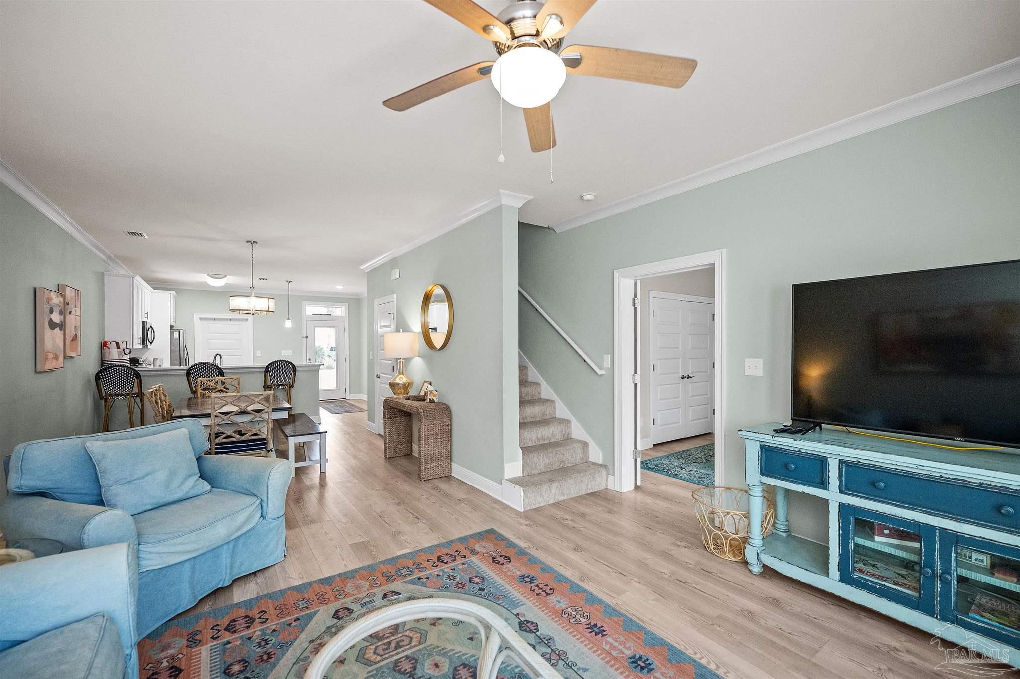 13941 Del Rio Dr