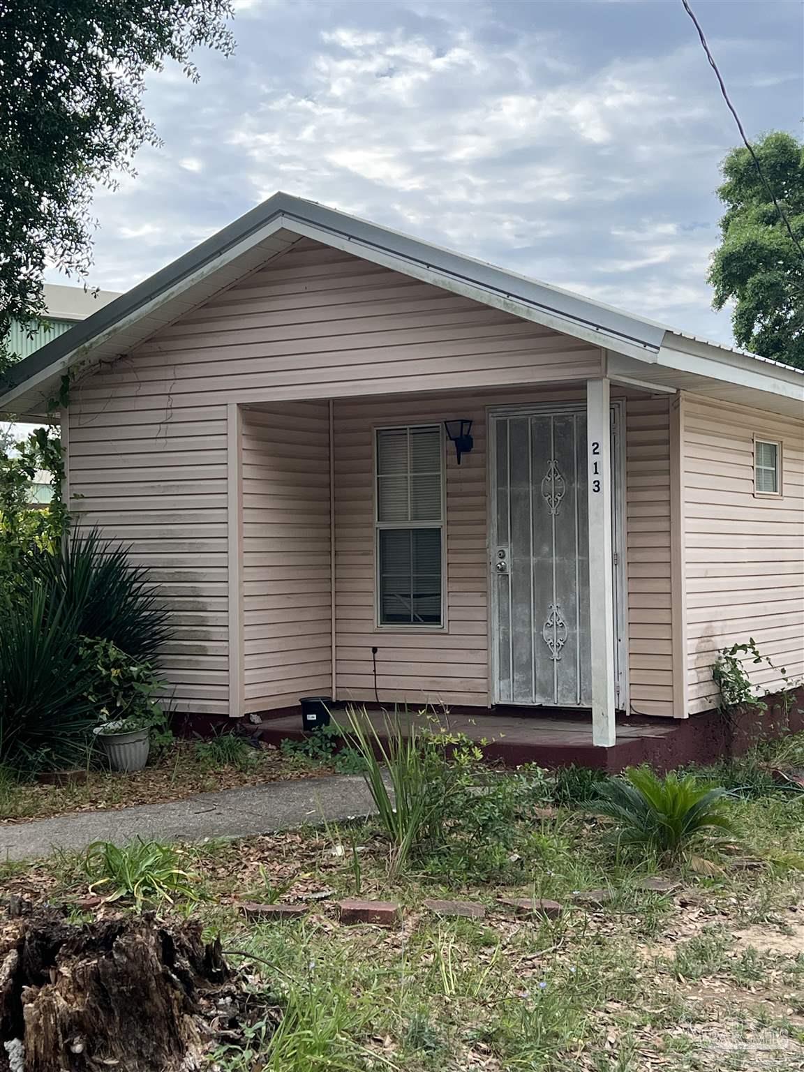 Photo 1 of 11 — 213 E Lakeview Ave, Pensacola, FL 32503
