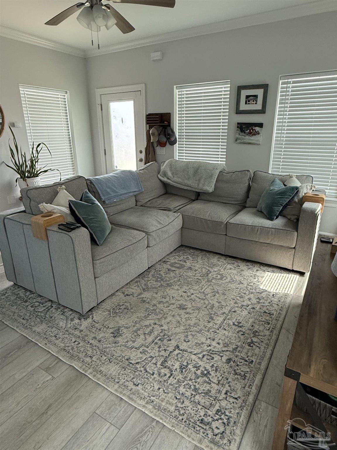 1006 W Main St