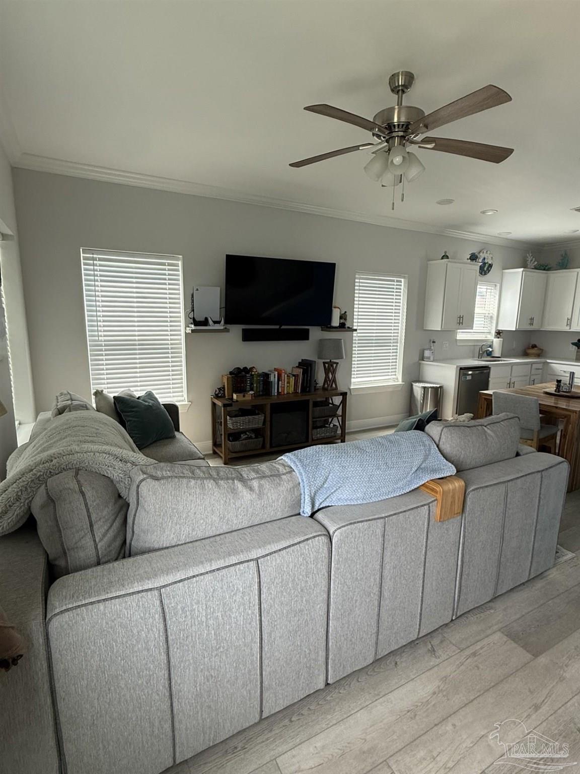 1006 W Main St