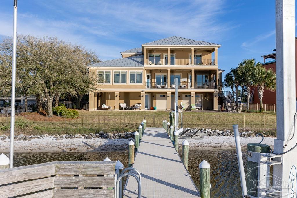 106 Matamoros Dr