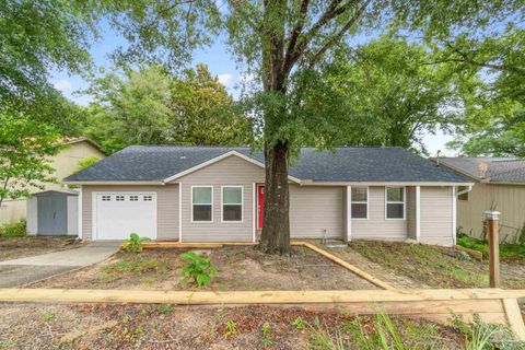 A home in Niceville