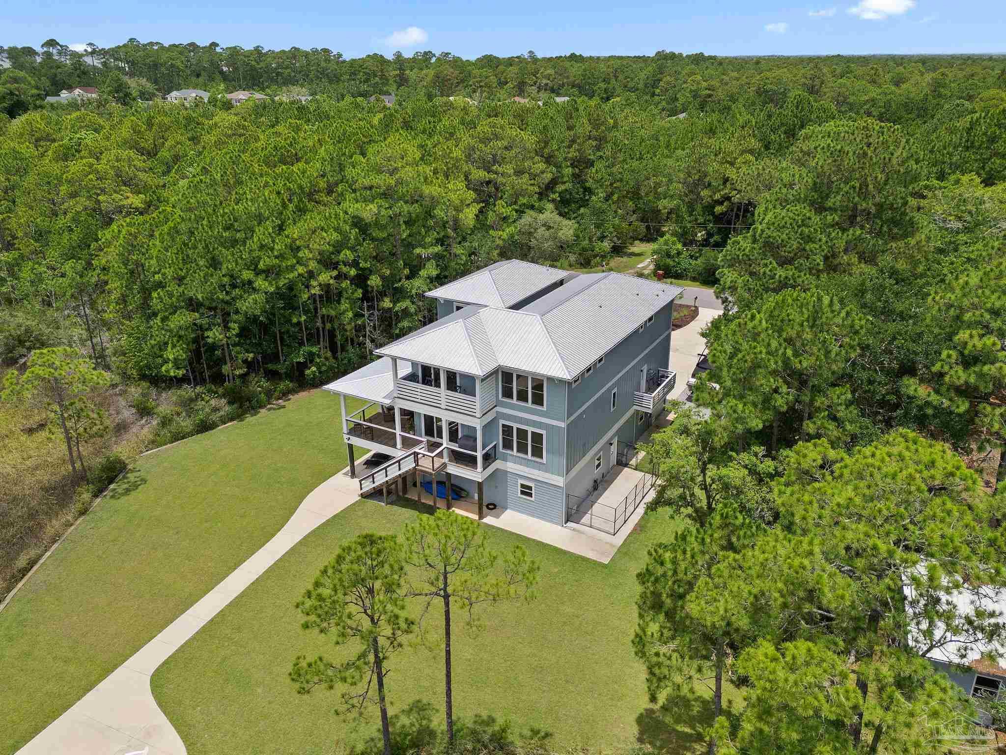2032 Bay Point Blvd