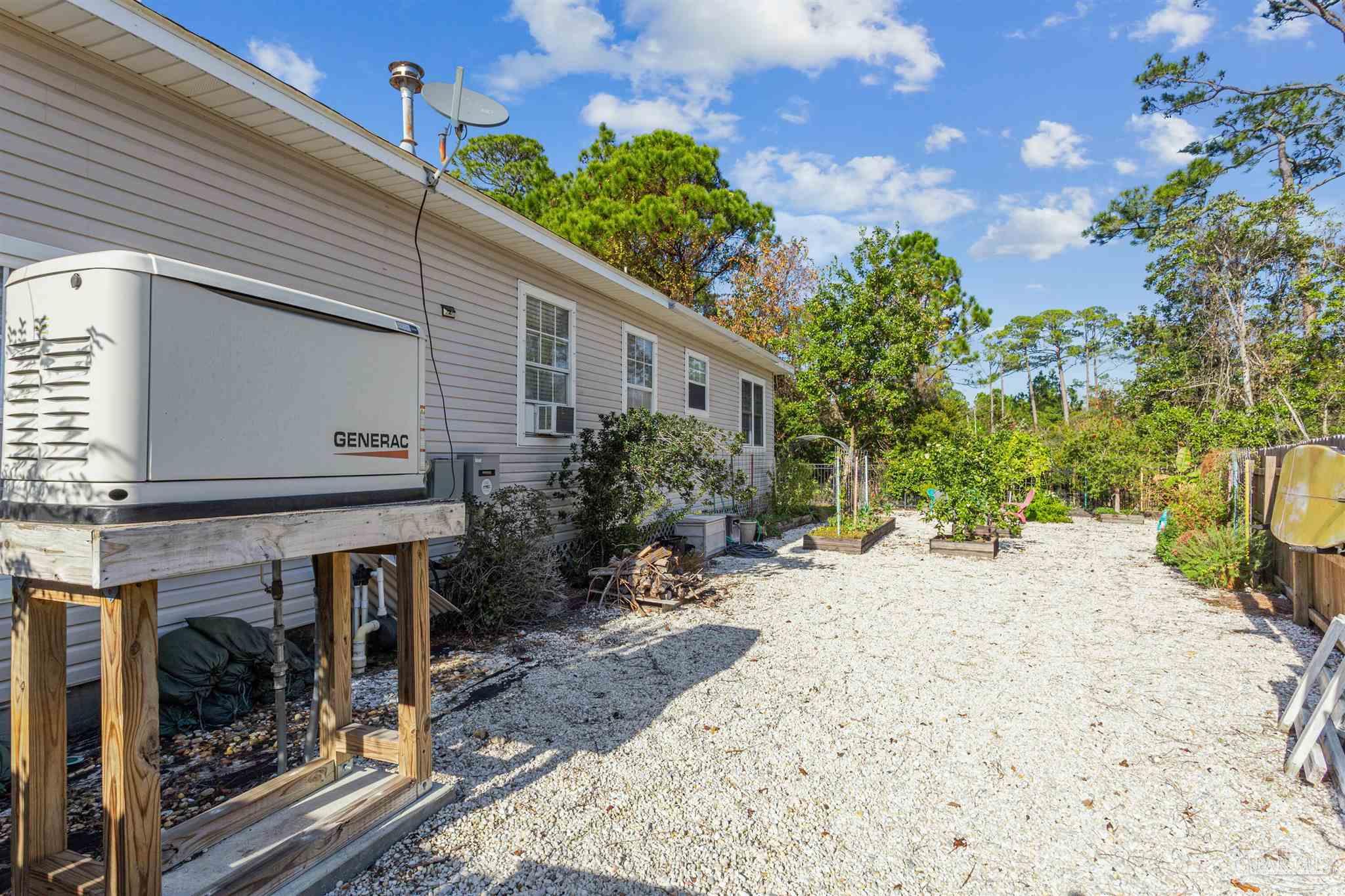 Navarre, Florida 32566, United States, 4 Bedrooms Bedrooms, ,2 BathroomsBathrooms,Residential,Pending,26303