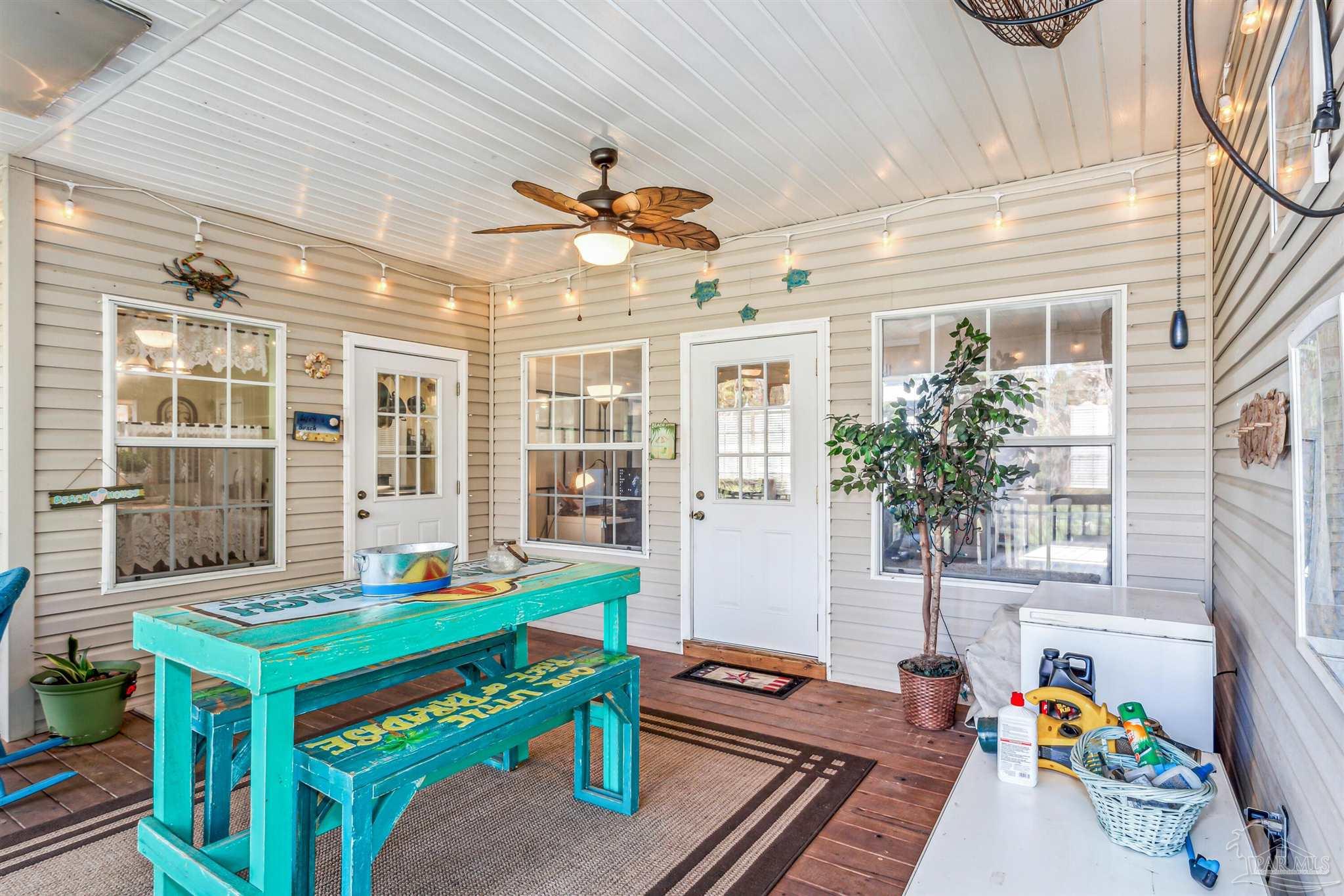 Navarre, Florida 32566, United States, 4 Bedrooms Bedrooms, ,2 BathroomsBathrooms,Residential,Pending,26303