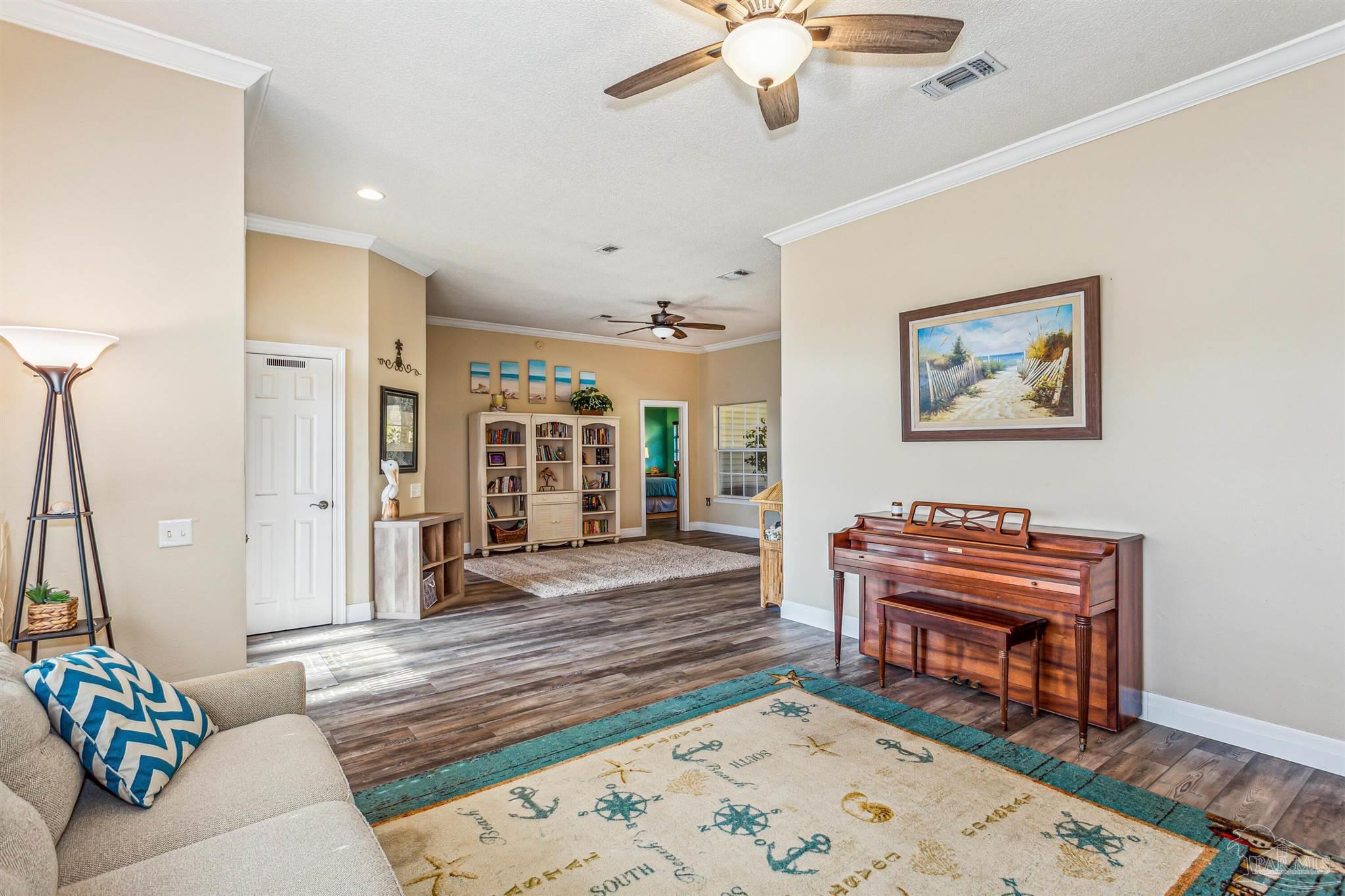 Navarre, Florida 32566, United States, 4 Bedrooms Bedrooms, ,2 BathroomsBathrooms,Residential,Pending,26303