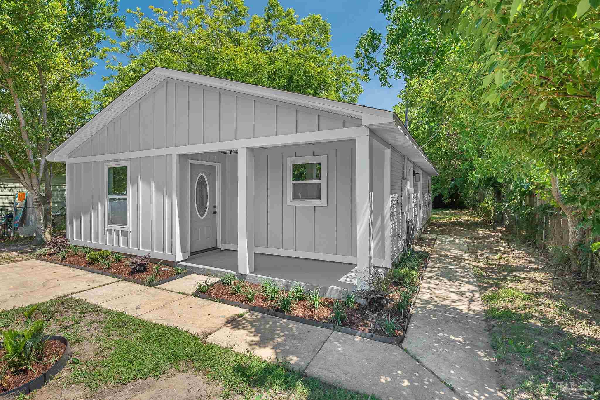 Photo 1 of 38 — 1802 W Godfrey St, Pensacola, FL 32501