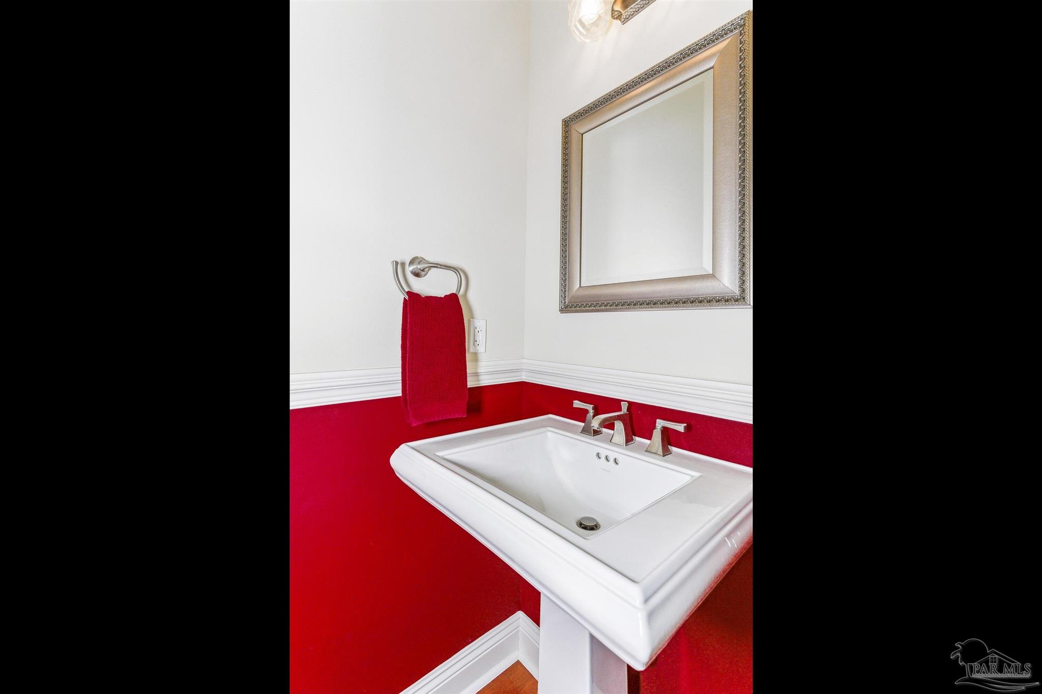 Pensacola, Florida 32507, United States, 3 Bedrooms Bedrooms, ,4 BathroomsBathrooms,Residential,Active,206041