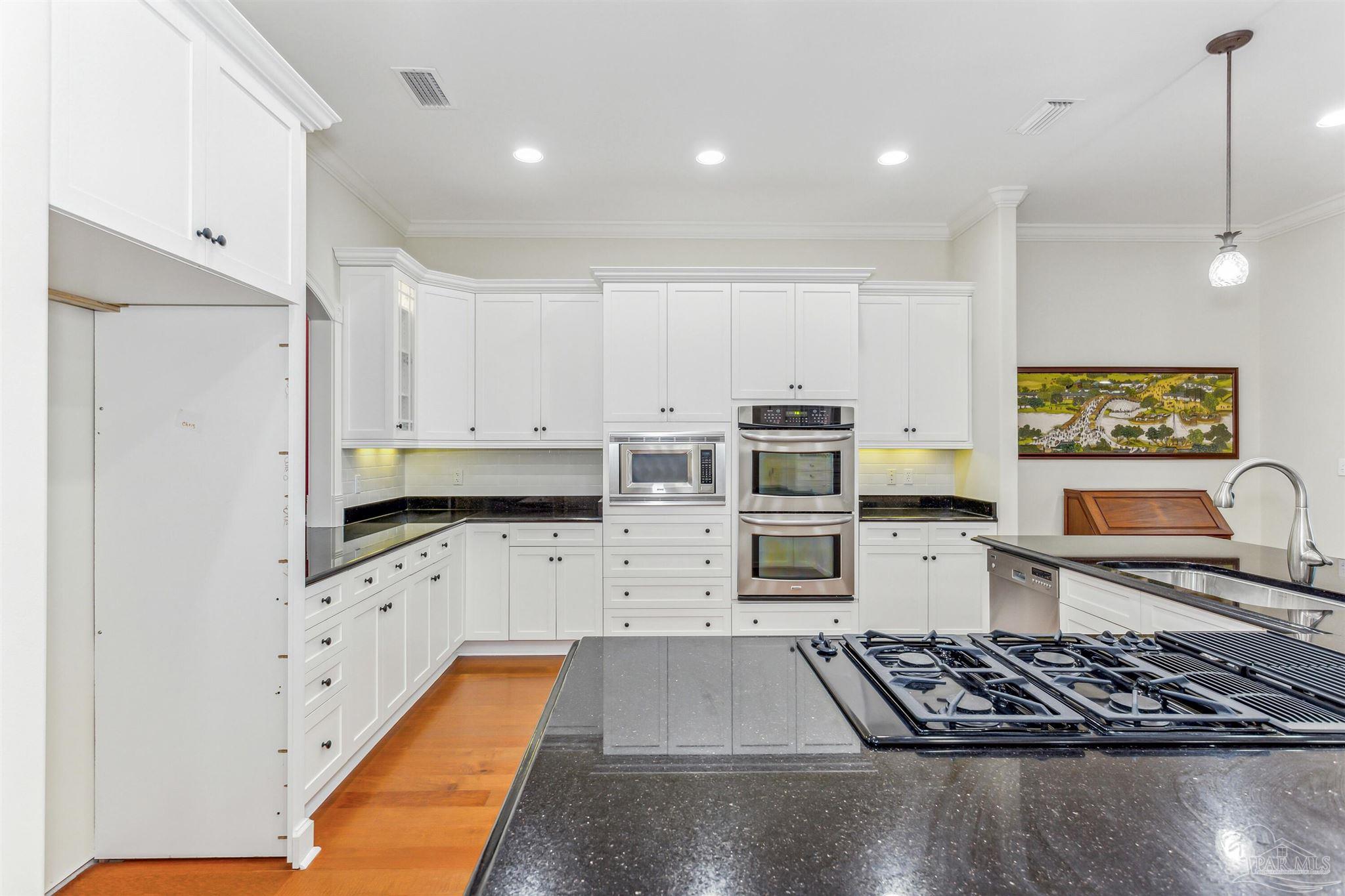 Pensacola, Florida 32507, United States, 3 Bedrooms Bedrooms, ,4 BathroomsBathrooms,Residential,Active,206041