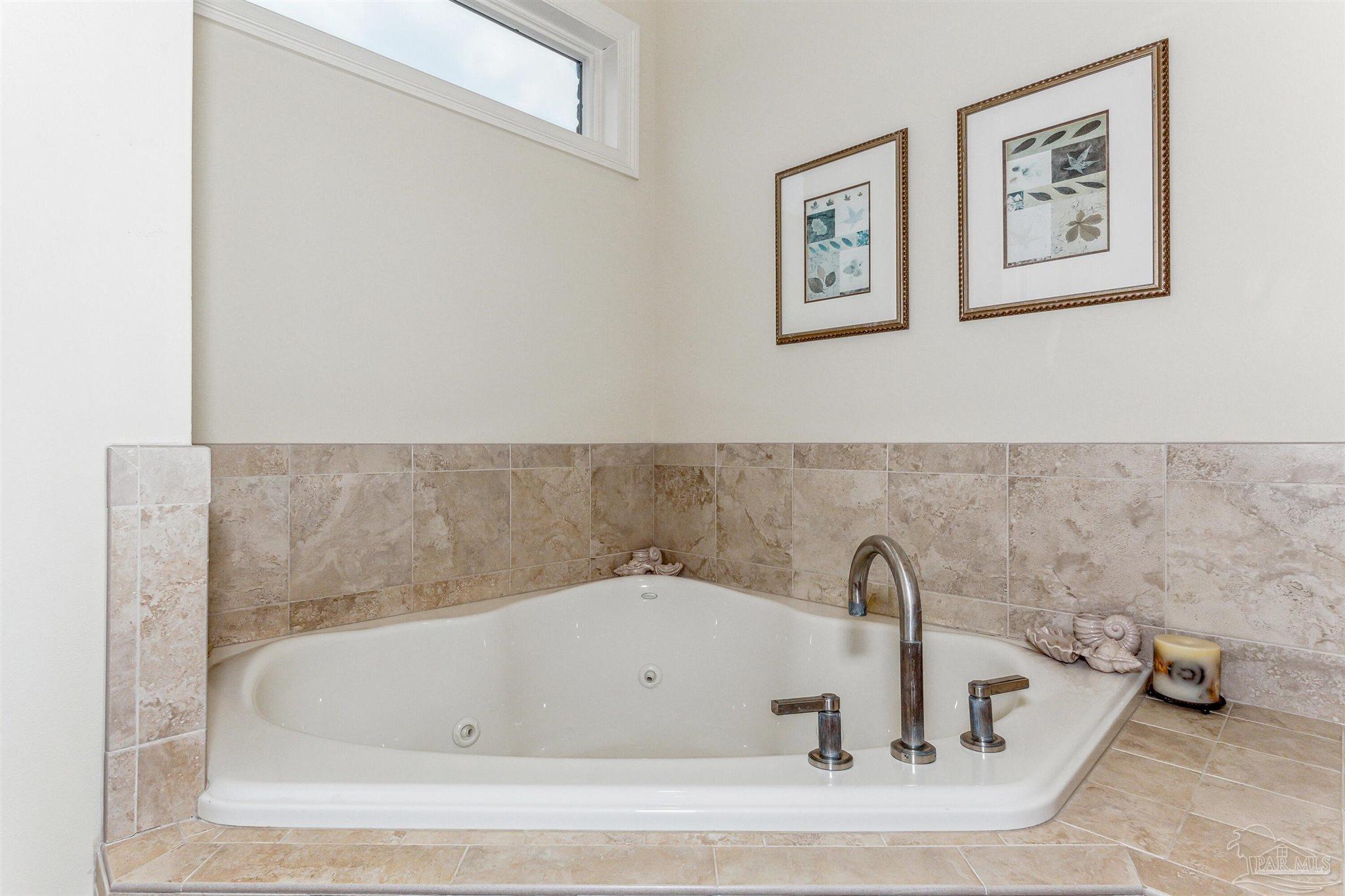 Pensacola, Florida 32507, United States, 3 Bedrooms Bedrooms, ,4 BathroomsBathrooms,Residential,Active,206041