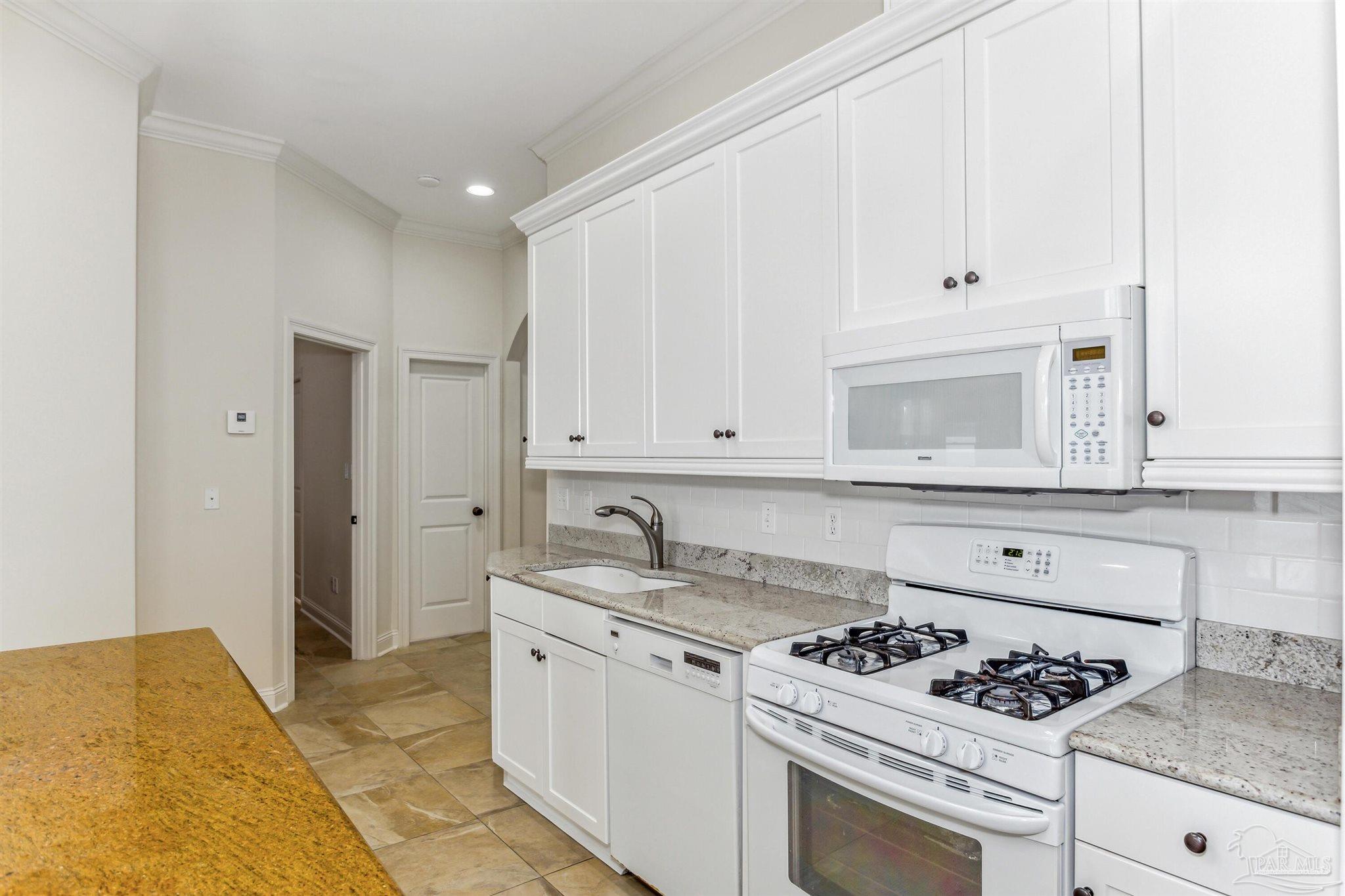 Pensacola, Florida 32507, United States, 3 Bedrooms Bedrooms, ,4 BathroomsBathrooms,Residential,Active,206041