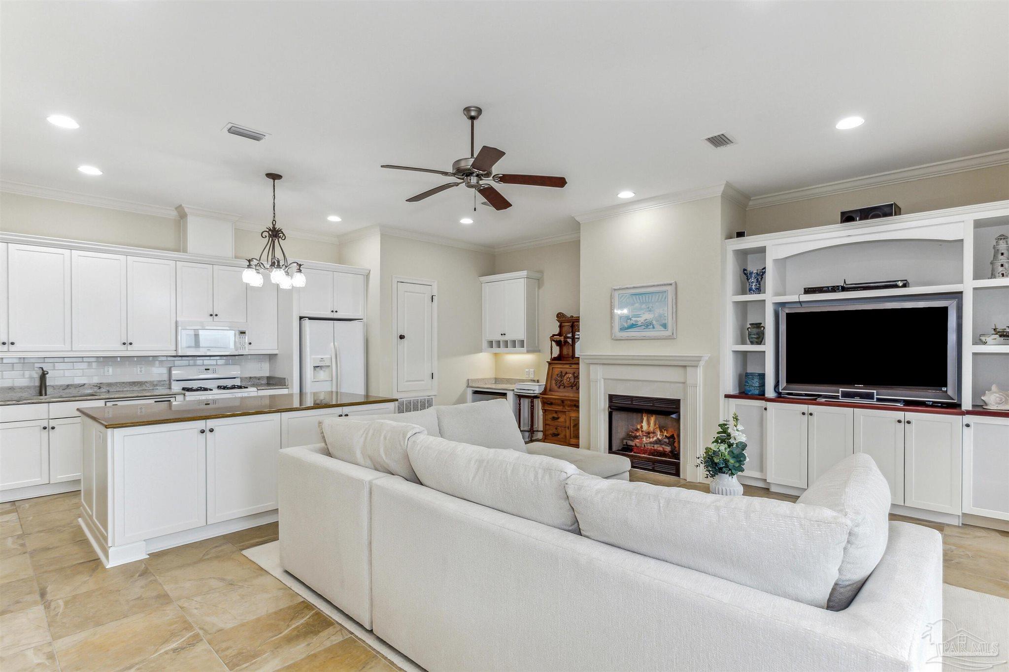 Pensacola, Florida 32507, United States, 3 Bedrooms Bedrooms, ,4 BathroomsBathrooms,Residential,Active,206041