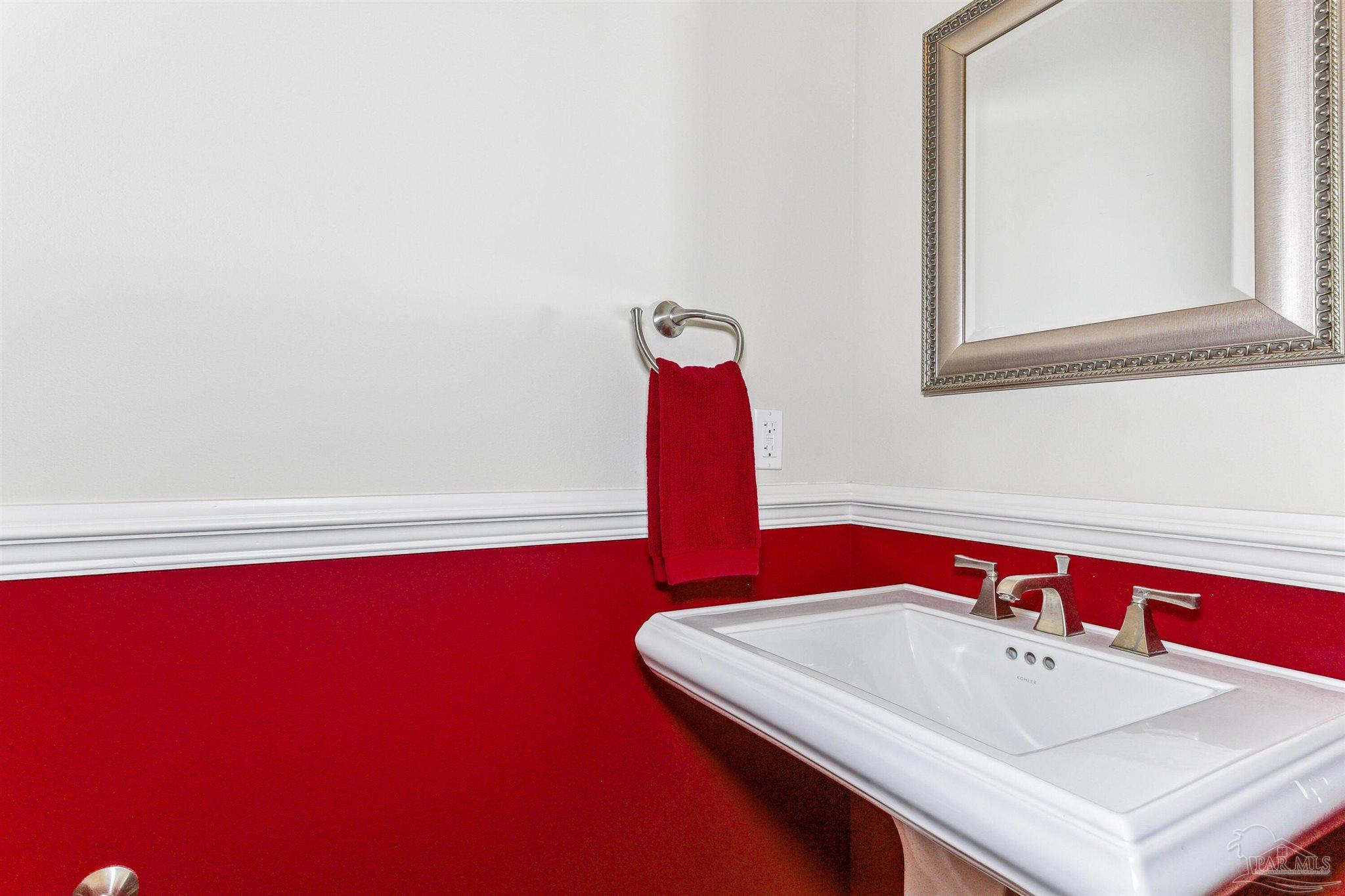 Pensacola, Florida 32507, United States, 3 Bedrooms Bedrooms, ,4 BathroomsBathrooms,Residential,Active,206041