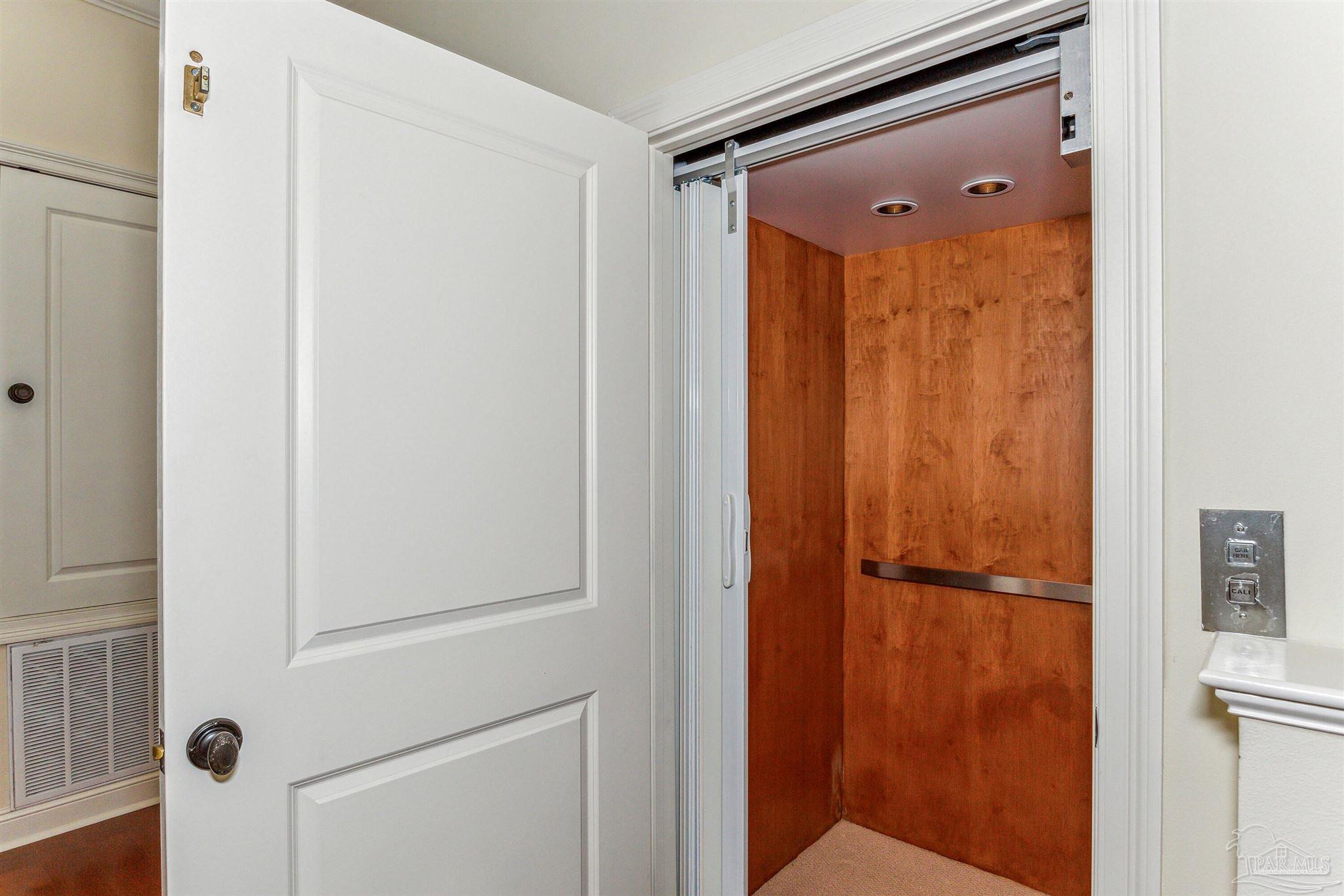 Pensacola, Florida 32507, United States, 3 Bedrooms Bedrooms, ,4 BathroomsBathrooms,Residential,Active,206041