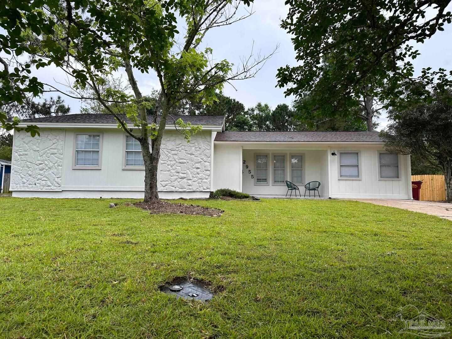 Photo 1 of 17 — 2955 Ranchette Sq, Gulf Breeze, FL 32563