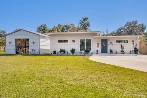 2 Adkinson Dr Pensacola FL 32506